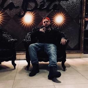 Meet your Posher, Christopher